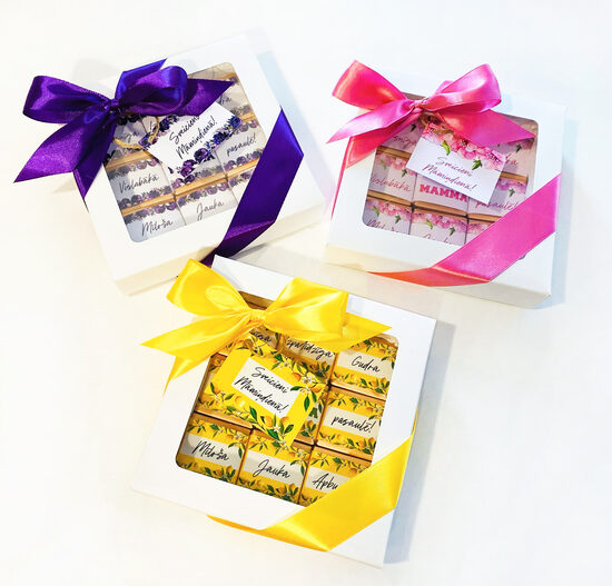 Krāšņa konfekšu kastīte Māmiņdienā