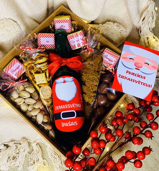 Ziemassvētku sarkanīgā kastīte